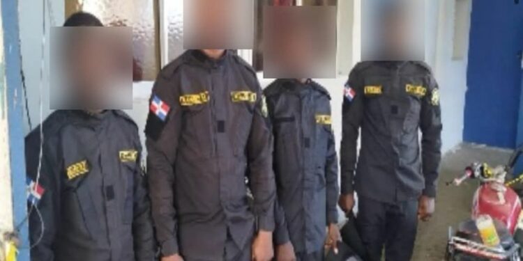 PN desmantela red que simulaba funciones militares y policiales