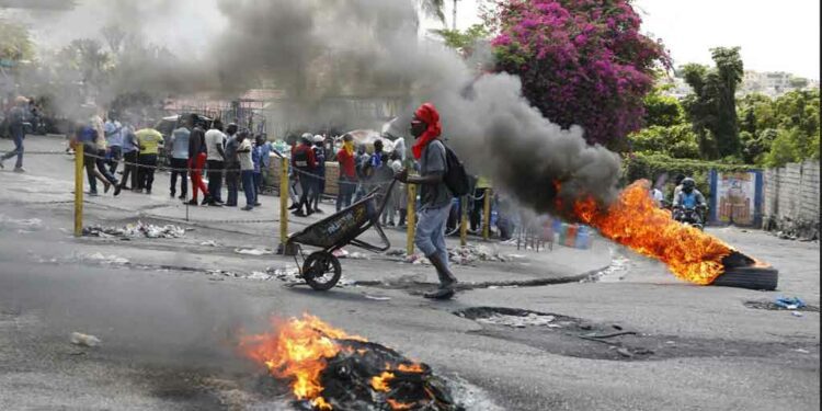 Carreteras controladas por pandillas en Haití; denuncian pasividad del gobierno