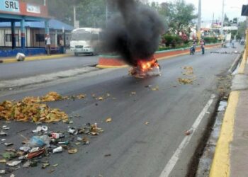 Protesta desafía al gobierno y paraliza San Francisco de Macorís