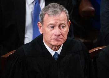 Presidente del Supremo de EE.UU reprende a Trump: No a impeachment judicial