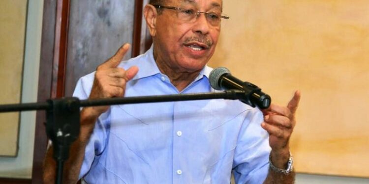 Montás aboga por gestionar las contradicciones internas partidarias