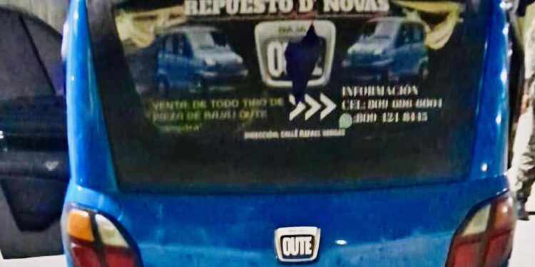 Camioneta con 18 haitianos indocumentados interceptada en Valverde