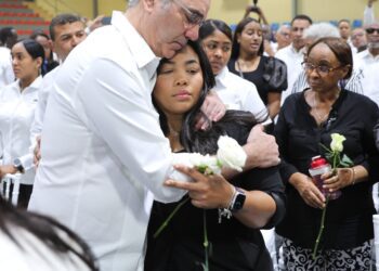 Abinader asistió este domingo a homenaje por víctimas de tragedia en Jet Set en Haina