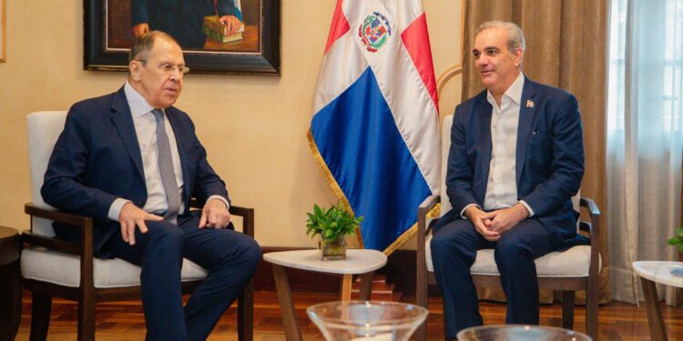 Presidente Abinader recibe al canciller ruso Serguéi Lavrov en visita oficial