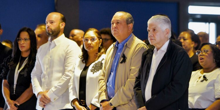 MOPC honra a víctimas del Jet Set con emotiva misa