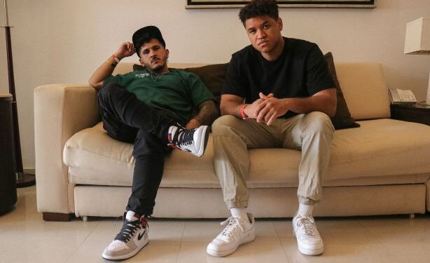 Dúo musical dominico boricua conquista Netflix 