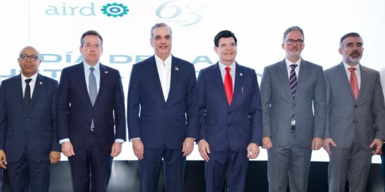 Abinader afirma RD se encuentra en posición adecuada tras aranceles de EEUU 