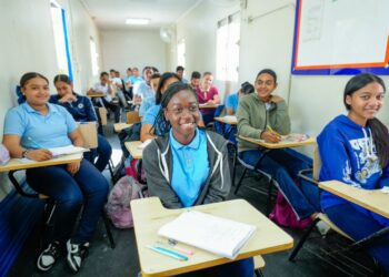 Talleres de Infotep transforman la educación en liceo de Blanco Arriba