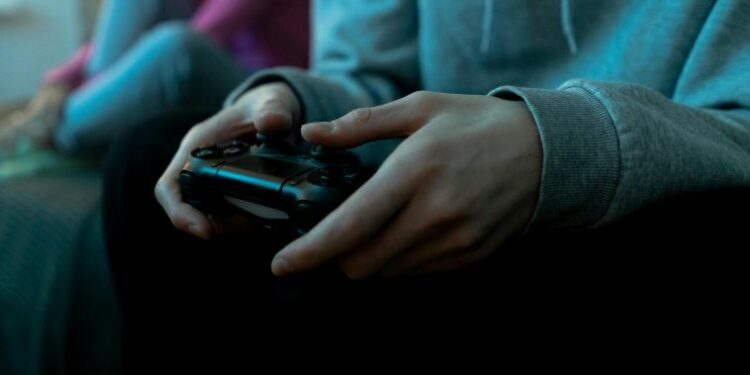 Nueva estafa disfrazada de entretenimiento detectada en YouTube