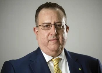 Economista advierte política de Trump conduce a EEUU a la estanflación