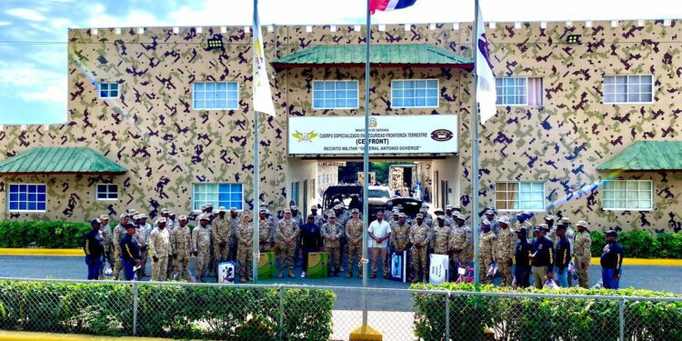 Detienen a sargento y ex raso del CESFRONT por tráfico de indocumentados