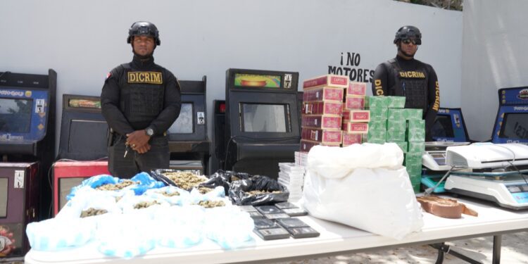Policía y Ministerio Público desmantelan red de drogas en Capotillo