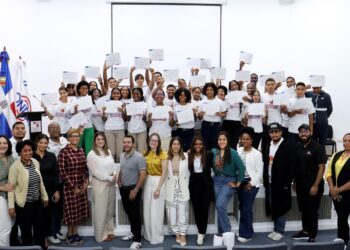 Jóvenes que participaron en programa sobre el derecho de autor viven grata experiencia creativa