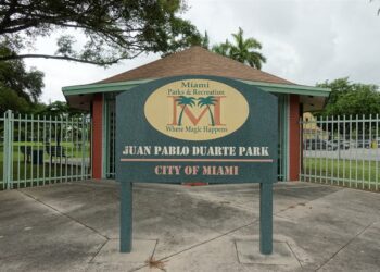 Vigilia en Miami para honrar víctimas de tragedia en discoteca Jet Set  