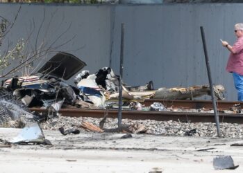 Tres muertos tras caída de avioneta en Boca Ratón, Florida