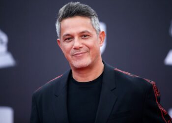 Alejandro Sanz se despide de amigos fallecidos en Jet Set