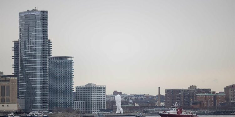 Una avioneta con seis personas a bordo se estrella en Nueva York