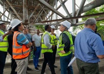 Expertos urgen reparación del Puente de la 17 en Santo Domingo