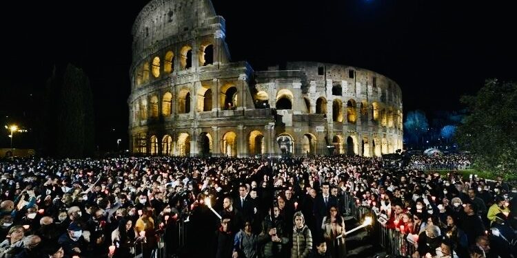Papa habla de la economía de Dios vs. algoritmos implacables