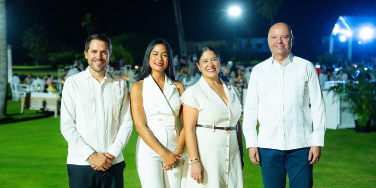 Playa Nueva Romana estrena el primer campo de golf iluminado de RD