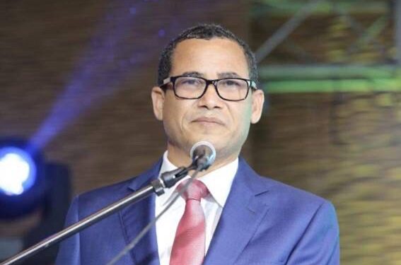 Gobierno impulsa certificación de empresas e instituciones públicas