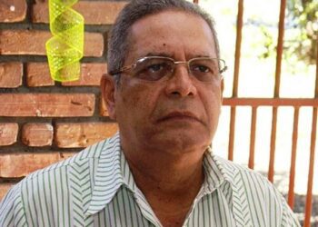 Exministro critica protocolo migratorio en hospitales