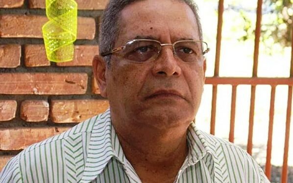 Exministro critica protocolo migratorio en hospitales