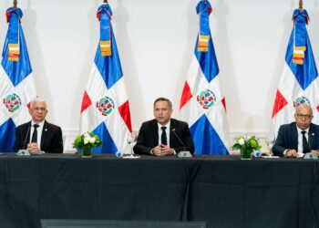 Magistrado Henry Molina expone avances del Poder Judicial ante el Congreso