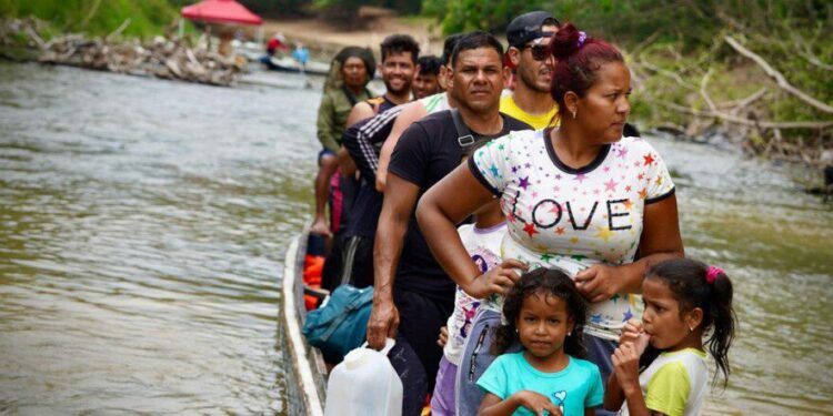 Miles de desplazados temen morir si son deportados hoy