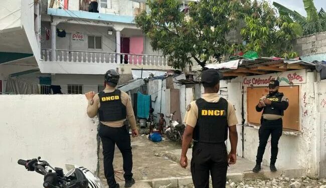 DNCD y MP ejecutaron más de 5,000 operativos y 215 allanamientos contra el microtráfico