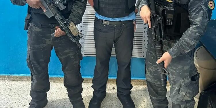 RD intercepta droga con destino a Inglaterra y extradita a británico buscado