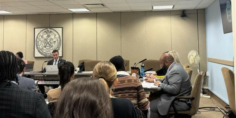 Nueva York amplía acceso justo a viviendas más asequibles