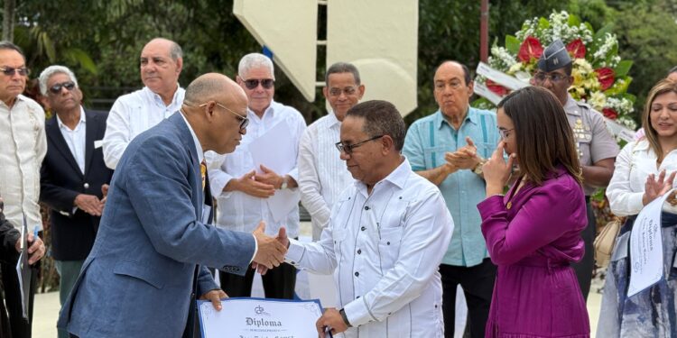 CDP Espaillat reconoce a José Tejada Gómez por su legado al periodismo