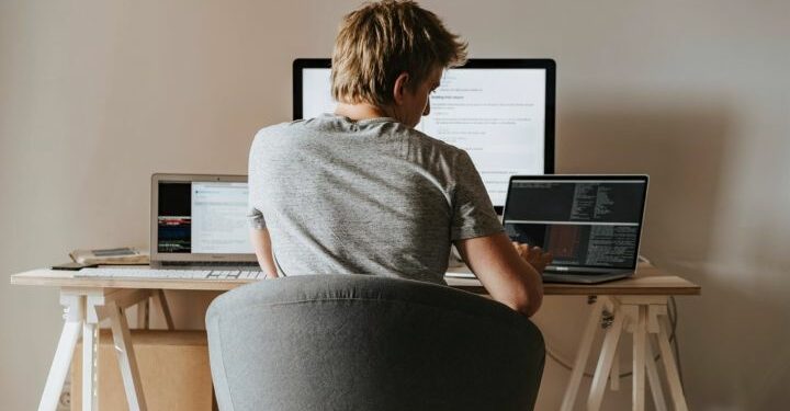 El 40% trabajadores digitales de Latinoamérica y el Caribe enfrentan desigualdad