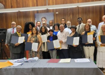 Reconocen a escritores dominicanos en Puerto Rico por su legado literario