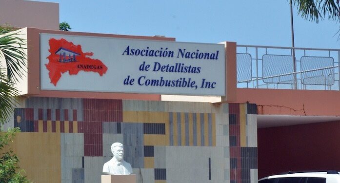 Anadegas: las gasolinas premium, gasoil óptimo y regular deben bajar 11 pesos del 10 a 16 mayo