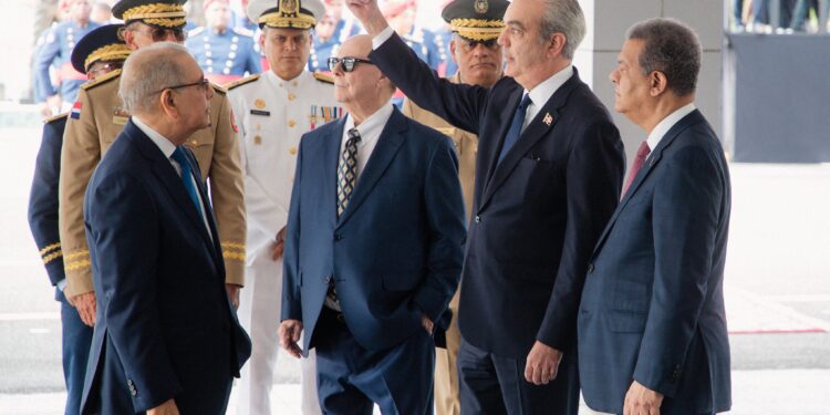 Unidad nacional ante el desafío haitiano: Abinader se reúne con expresidentes