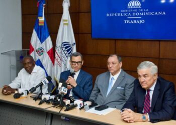 Aumento salarial para más de 250 mil trabajadores del sector turístico 