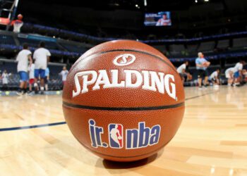 Thunder humillan a Timberwolves y regresan a la final NBA