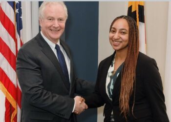 Diana Morillo concluye exitosamente pasantía en Congreso de EEUU