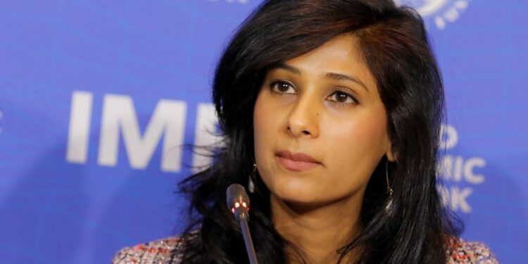 FMI advierte a EE. UU. por déficit y deuda crecientes