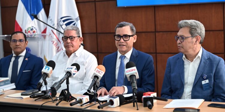 Ocho de nueve empresas violan ley laboral de nacionalización