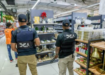 Aduanas intensifica fiscalizaciones a comercios chinos