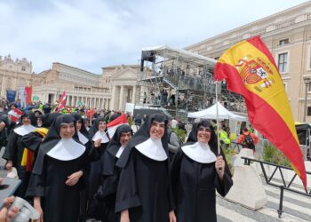 Multitudinario y emotivo Regina Caeli del Papa León XIV hoy domingo
