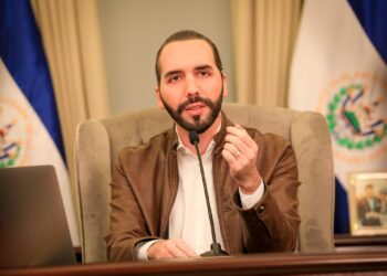 Bukele aprueba ley que restringe a ONG y medios en El Salvador