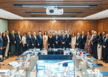 Carolina Mejía presenta visión de ciudad y país ante el CONEP