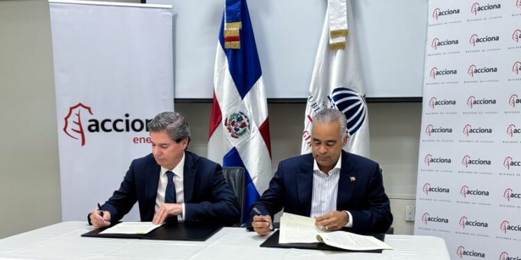 Acuerdo para llevar energía limpia hogares vulnerables del país