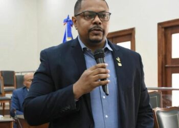 Regidores de Fuerza del Pueblo rechazan decreto presidencial 312-25