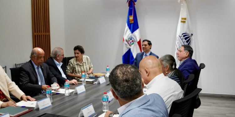 Salcedo expone ejes de su gestión cultural ante el Consejo Nacional de Cultura