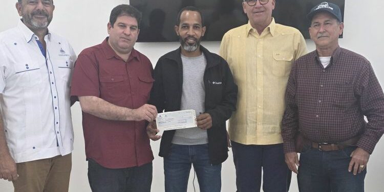 Gobierno inicia compensación a criadores afectados por peste porcina